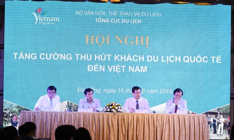 Việt Nam hướng du lịch trở thành ngành kinh tế mũi nhọn và thực hiện Luật du lịch