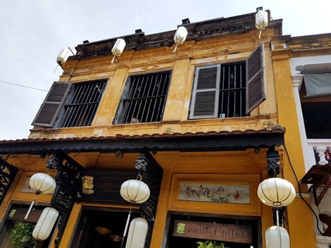 Điều tra vụ clip cô gái “bán khỏa thân” trên nóc di sản Hội An 