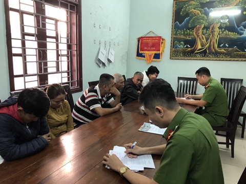 Cụ ông 70 tham gia sát phạt tai sòng bầu cua 