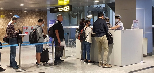 Đà Nẵng phát hiện khách nước ngoài thuộc diện cách ly COVID-19 vẫn ra sân bay 