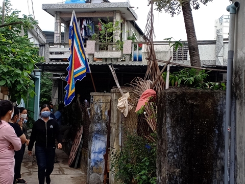 Nữ Phó Chủ tịch phường tử vong trong tư thế treo cổ