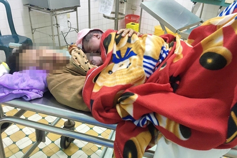 (Hy hữu) Tài xế taxi thành “bà đỡ”