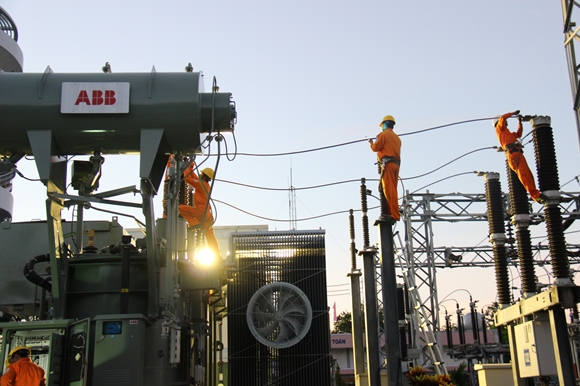  Ghi nhầm hóa đơn tiền điện:  Đình chỉ công tác Phó giám đốc Công ty Điện lực Quảng Bình 