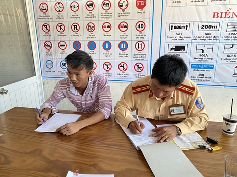 Phạt 17 triệu đồng, tước GPLX tài xế chạy ngược chiều trên cao tốc Đà Nẵng – Quãng Ngãi