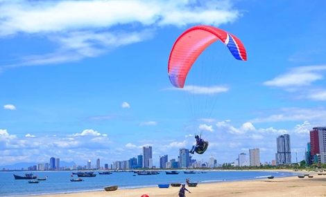 Hơn 100 phi công tham gia giải Vô địch Dù lượn quốc gia