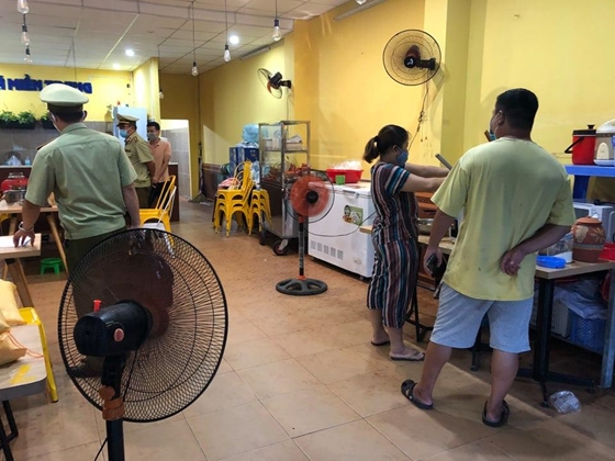 Gắn mác từ thiện để bán hàng online 