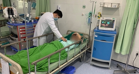 Cứu sống thiếu niên 17 tuổi bị tai biến hiếm gặp