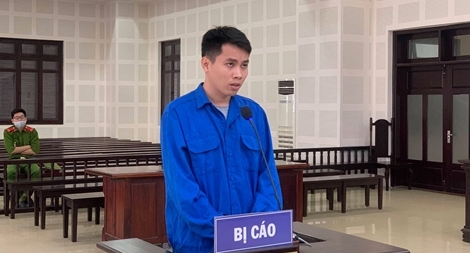 Đóng vai sếp hãng hàng không để lừa đảo gần 2 tỉ đồng