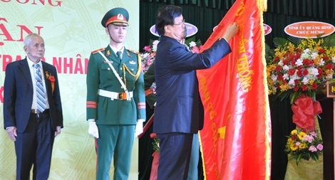 Ban Tổ chức Khu ủy Khu 5 đón nhận danh hiệu Anh hùng Lực lượng vũ trang nhân dân