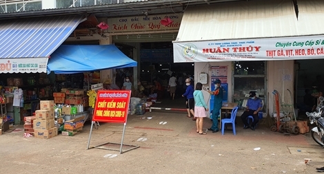 Đà Nẵng phát phiếu, chia ngày đi chợ, ngừng vận chuyển khách trên sông, vịnh