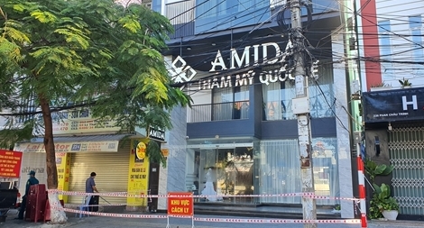 Tìm người dự tiệc cưới có Tổng Giám đốc thẩm mỹ viện AMIDA nhiễm COVID-19