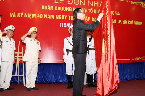 Báo Công an TP HCM đón nhận Huân chương Bảo vệ Tổ quốc hạng Ba