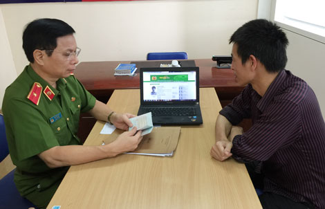 Về nước đầu thú sau khi đọc thông tin trên trang web truy nã nội phạm