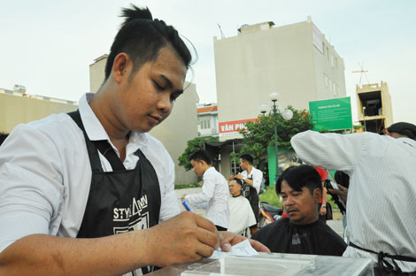 Salon tóc miễn phí cho người nghèo