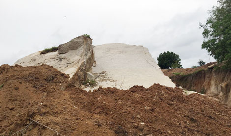 Liều lĩnh mua thuốc nổ về phá đá ngay gần khu dân cư