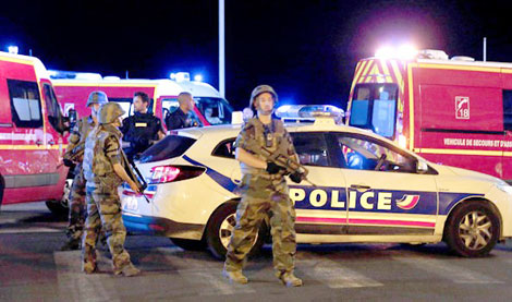 Nhiều nước tăng cường kiểm soát an ninh