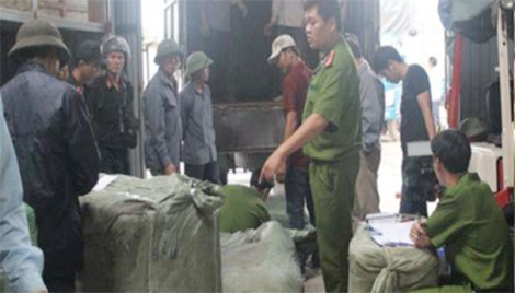 Truy tố 10 đối tượng trong đường dây buôn lậu từ Trung Quốc vào Việt Nam