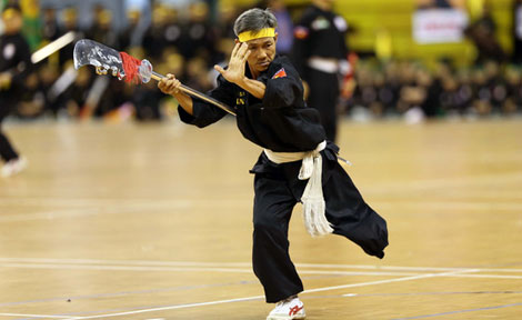 Võ sư "độc cước" vượt qua số phận