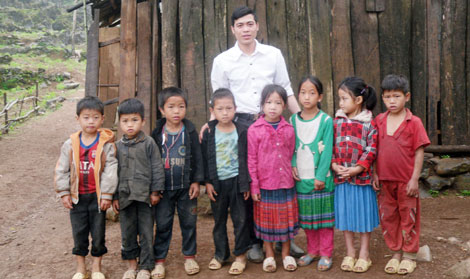 Người gieo "mầm xanh" trên cao nguyên đá