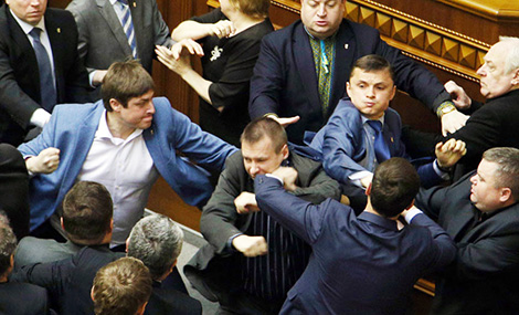 Phe đối lập đòi giải tán Quốc hội Ukraine