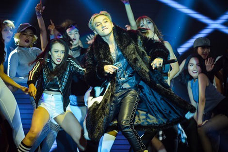 “ Cơn bão mạng xã hội” : “ Cứu cánh” hay “ Chủ nghĩa phán xét nghệ thuật” ?