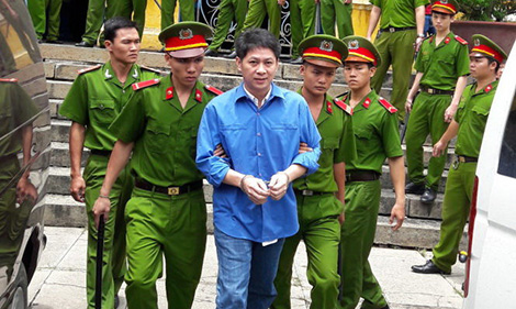 Các đối tượng "bảo kê" đòi tiền công tại Bến xe Miền Đông chờ ra tòa lần hai