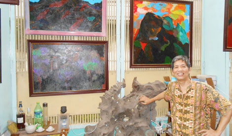 Nhà văn Nguyễn Đình Chính : Bỏ thú nuôi gà tre để vẽ tranh