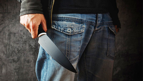 Đâm chết vợ cũ và em họ rồi bỏ trốn