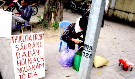 Hiểm họa từ những "thầy lang vườn"