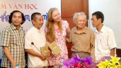 Trúc Thông thi sĩ