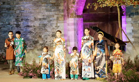 Lễ hội Áo dài Hà Nội 2016: Nồng nàn một tình yêu với áo dài