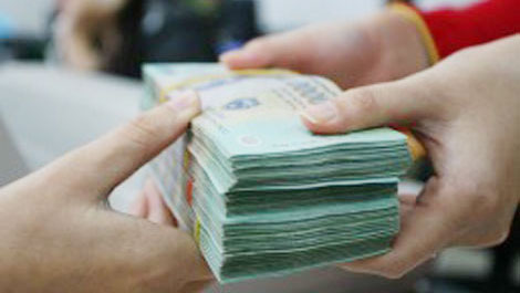 Phụ nữ ít vay nợ hơn nam giới