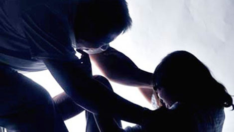 Dượng rể 3 lần xâm hại cháu vợ trong khi đi tắm