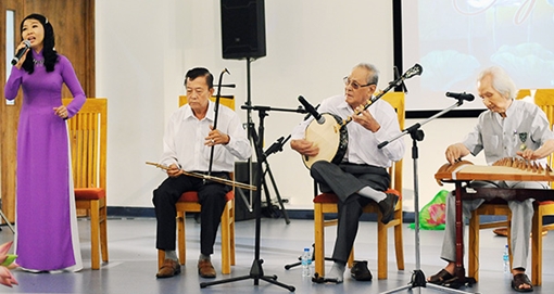 Đờn ca tài tử thời “”chạy show”