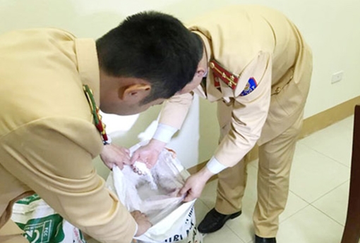 Xe khách vận chuyển 50 kg thuốc nổ