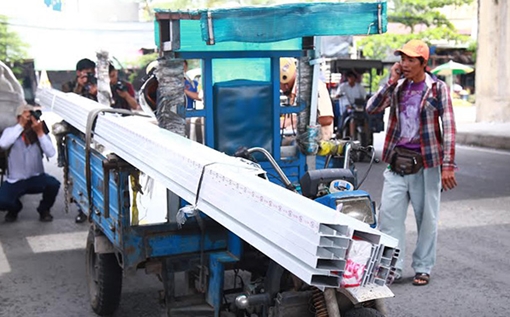 Xử lý nhiều xe thô sơ chở hàng hóa cồng kềnh
