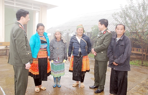 Bình yên trên đỉnh núi mờ sương