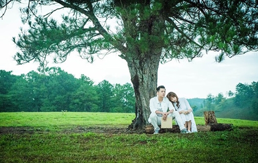 Mua bản hit làm nhạc phim: Lợi cả đôi đường?