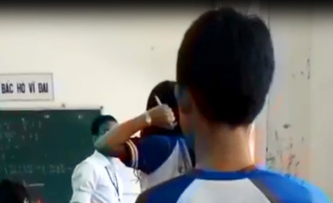 Kỉ luật cảnh cáo đối với hành vi “vô lễ với giáo viên” của nữ sinh