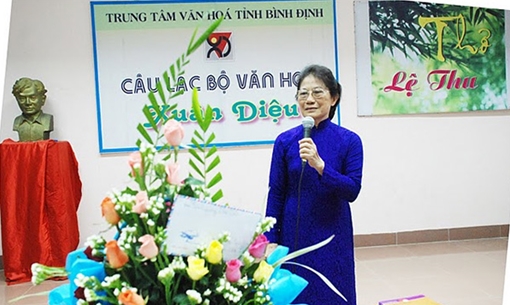 Nữ thi sĩ của xứ sở chim yến