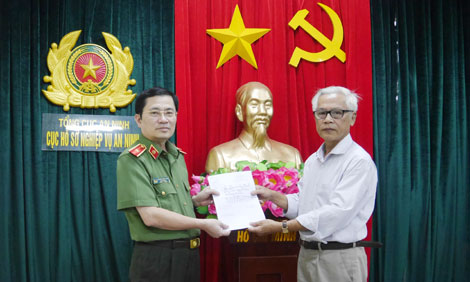 Người nối nhịp cầu giữa quá khứ với hiện tại