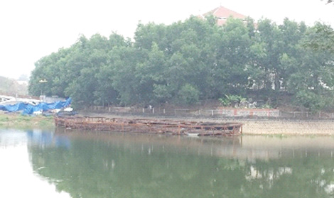 Những dấu hỏi về xác chiếc tàu chiến dưới sông Lô