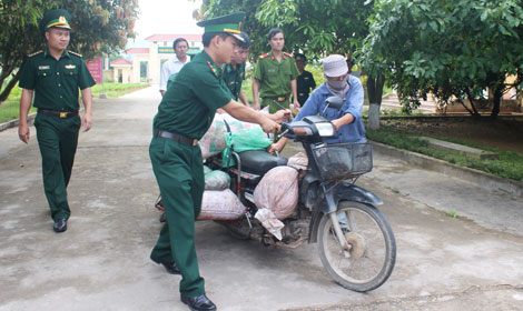 Vận chuyển gần 200kg nội tạng động vật bốc mùi hôi thối 