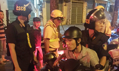 Làm đẹp thêm hình ảnh chiến sĩ áo vàng