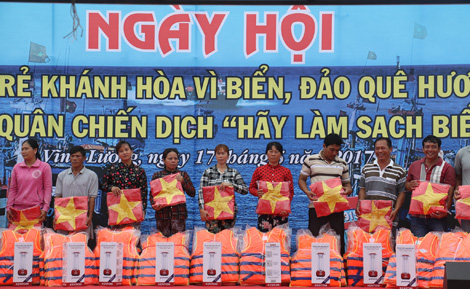 Tuổi trẻ Khánh Hòa “vì biển đảo quê hương” và chiến dịch “hãy làm sạch biển”