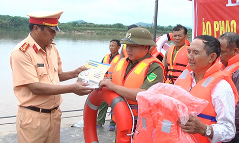 Góp phần đảm bảo an toàn tại các bến đò dân sinh