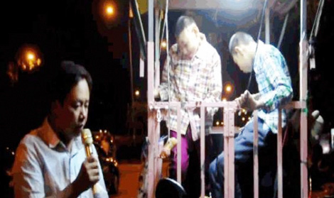 Giòn cười, tươi khóc