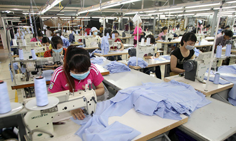 Gần 50% lao động buộc phải làm thêm giờ vì thu nhập thấp