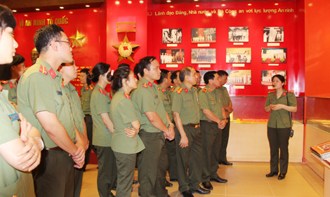 Ghi nhận ở đơn vị 9 năm được nhận Cờ Thi đua của Chính phủ