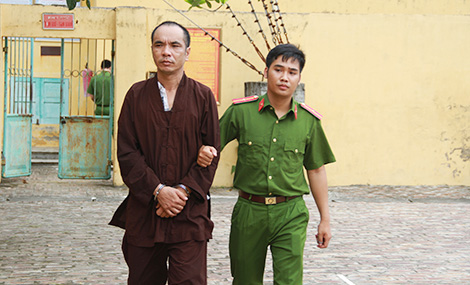 Nhà sư trộm chuông đồng bán mua ma túy đá